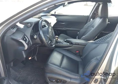 2021 Lexus Ux 200 z USA, uszkodzony, nr VIN JTHX3JBH9M2040925